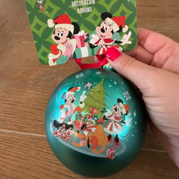 Disney 2023 Santa Mickey Mouse & Friends Glass Ball Sketchbook Ornament NWT - Picture 1 of 4